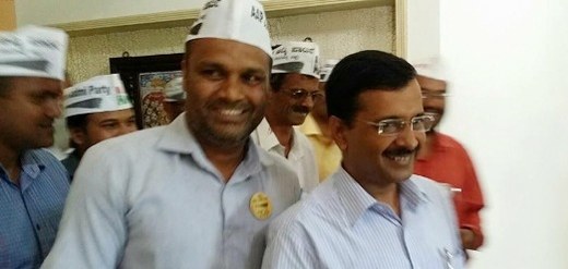 Arvind Kejriwal gets rousing reception by AAP men 